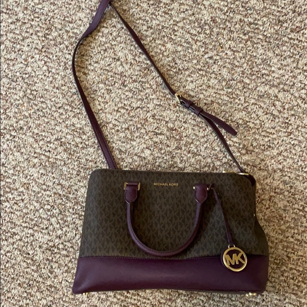 Medium sized Michael Kors Purse